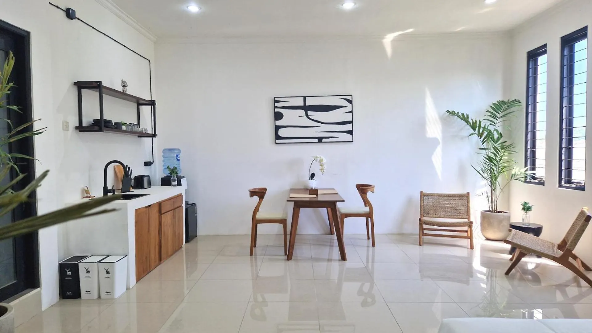 Nice Place To Stay - Cozy Living Seminyak  Aparthotel